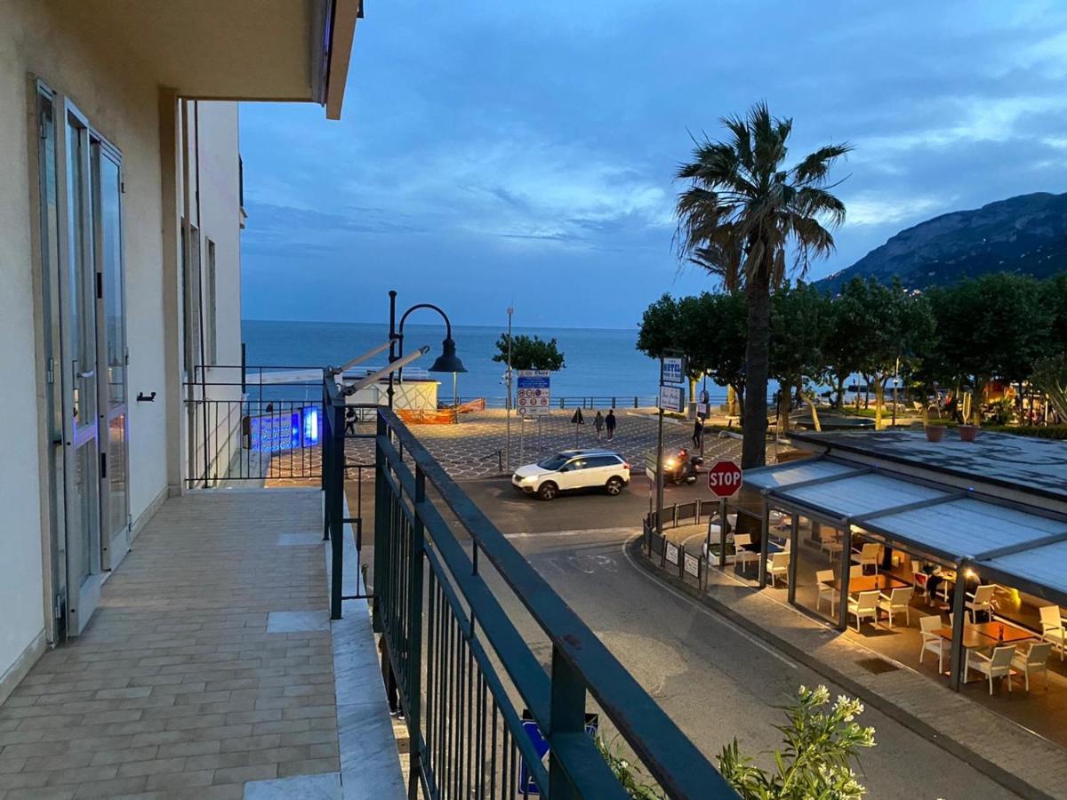 La Casa Lungo Il Mare Appartement Maiori Buitenkant foto